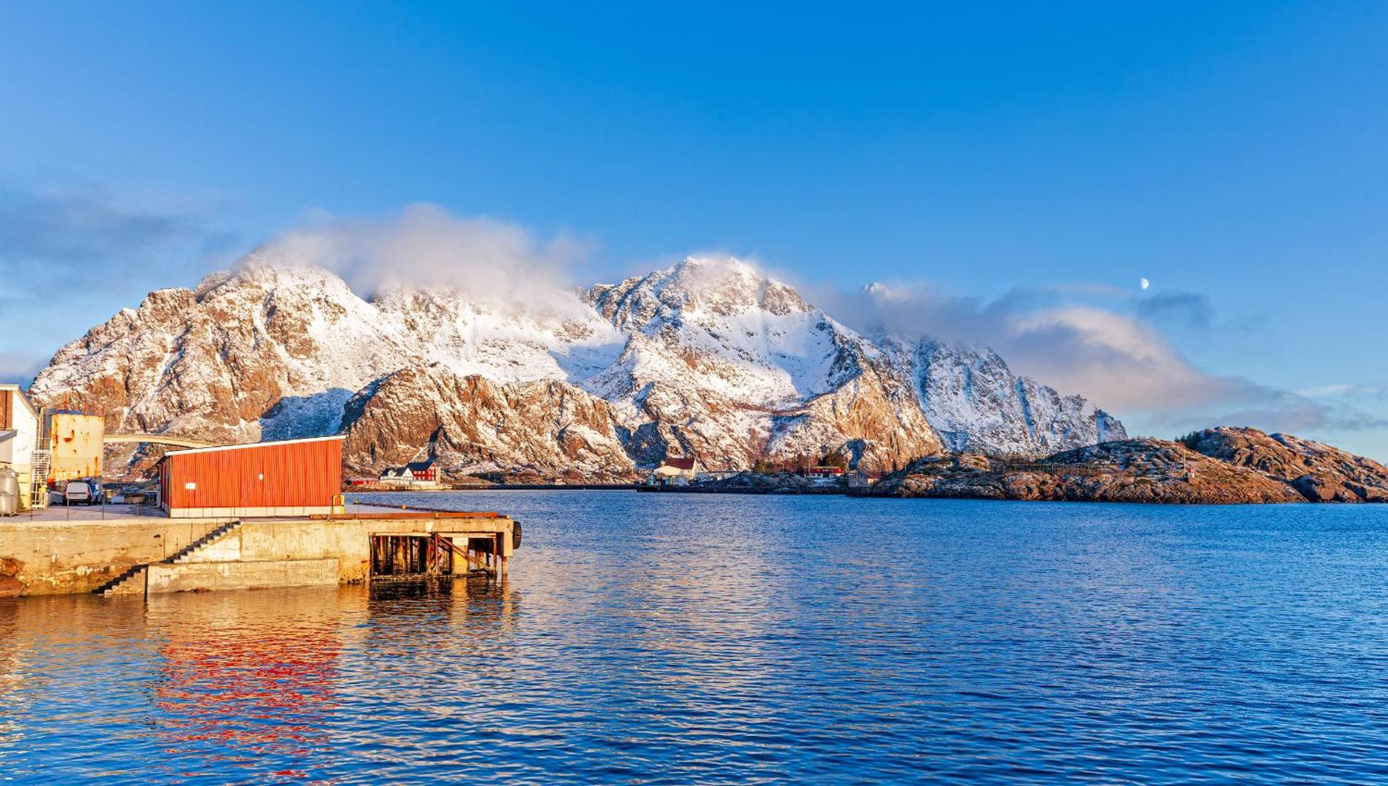 Attraktiv Leilighet Pa Kaikanten I Henningsvær Dış mekan fotoğraf